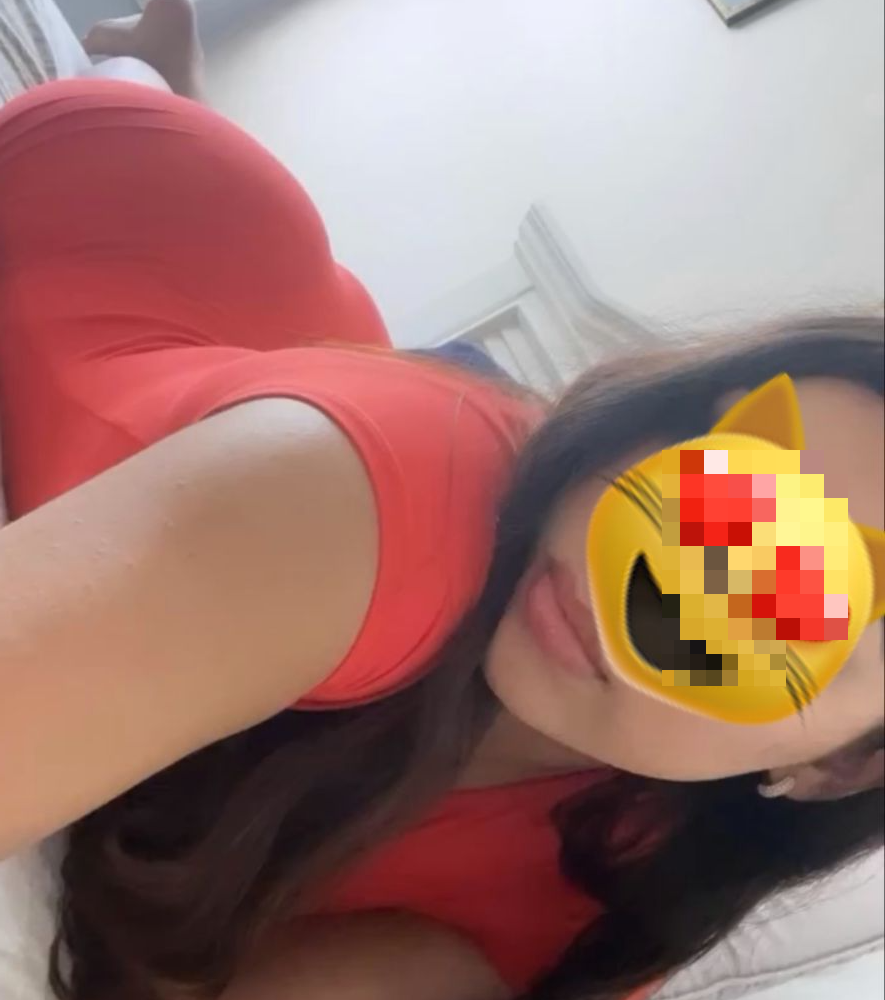 הערבייה מחכה לטלפון ממך