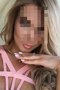 אנה הסקסית הגיעה לעשות שמח אנה הסקסית הגיעה לעשות שמח